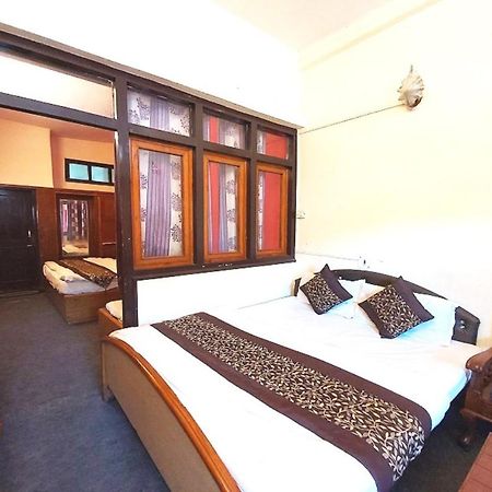 Goroomgo Luxury Stay Mall Road Найнитал Экстерьер фото